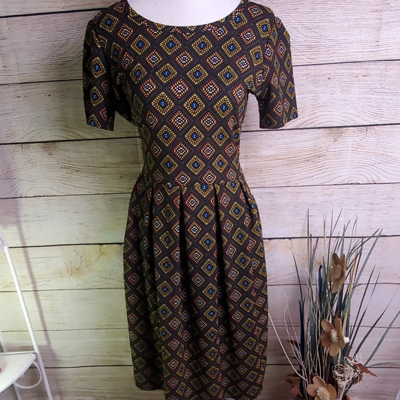 LuLaRoe Dresses & Skirts - LuLaRoe Amelia Diamond Geometric Dress